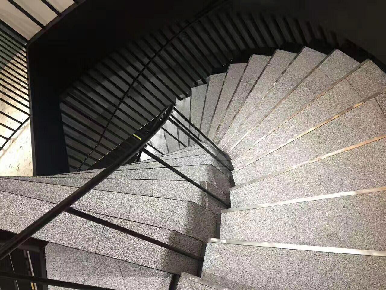 吸音発泡アルミニウム